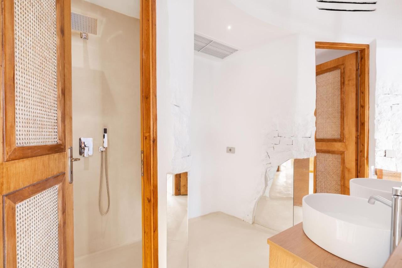 Faos Exclusive Suites Орнос Екстериор снимка
