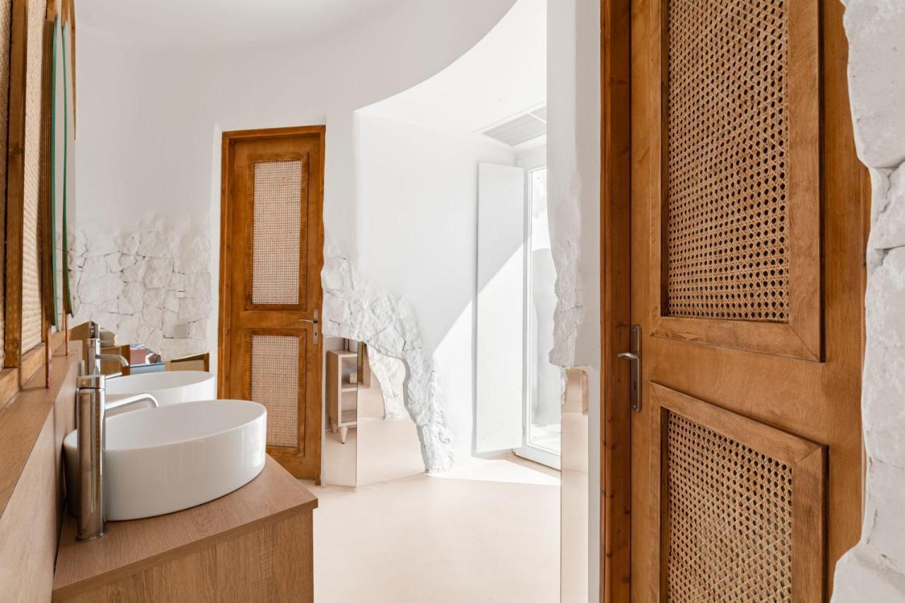 Faos Exclusive Suites Орнос Екстериор снимка