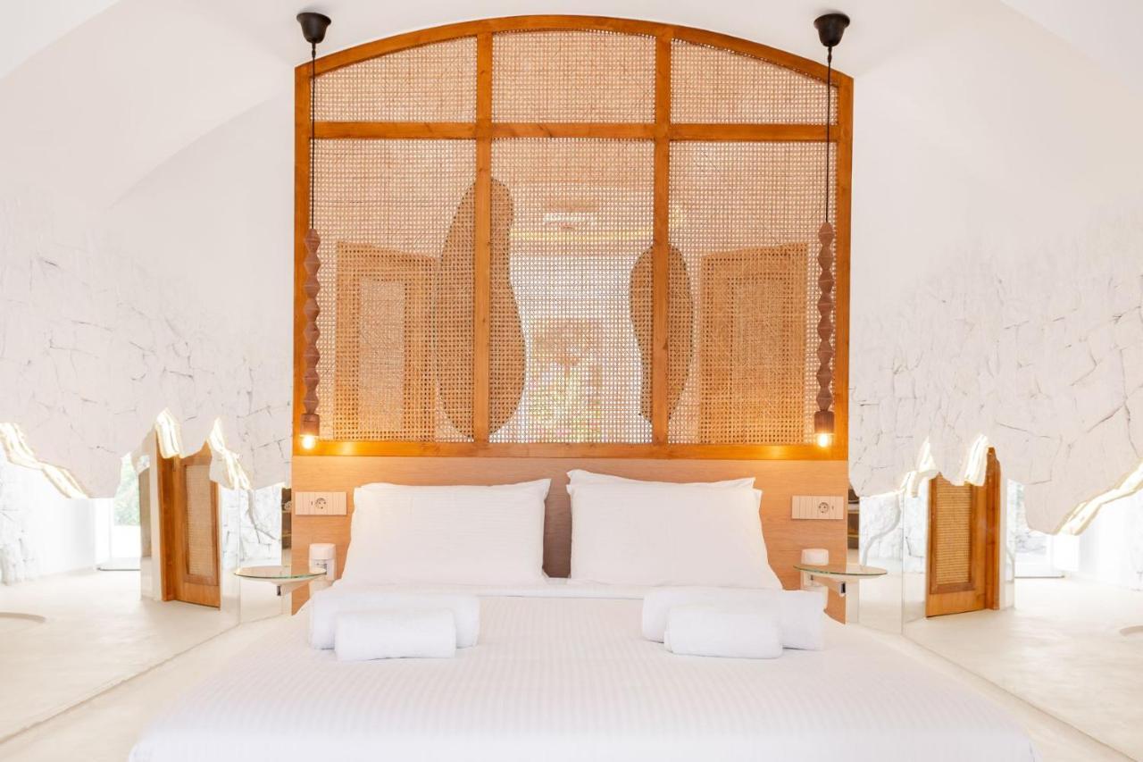 Faos Exclusive Suites Орнос Екстериор снимка